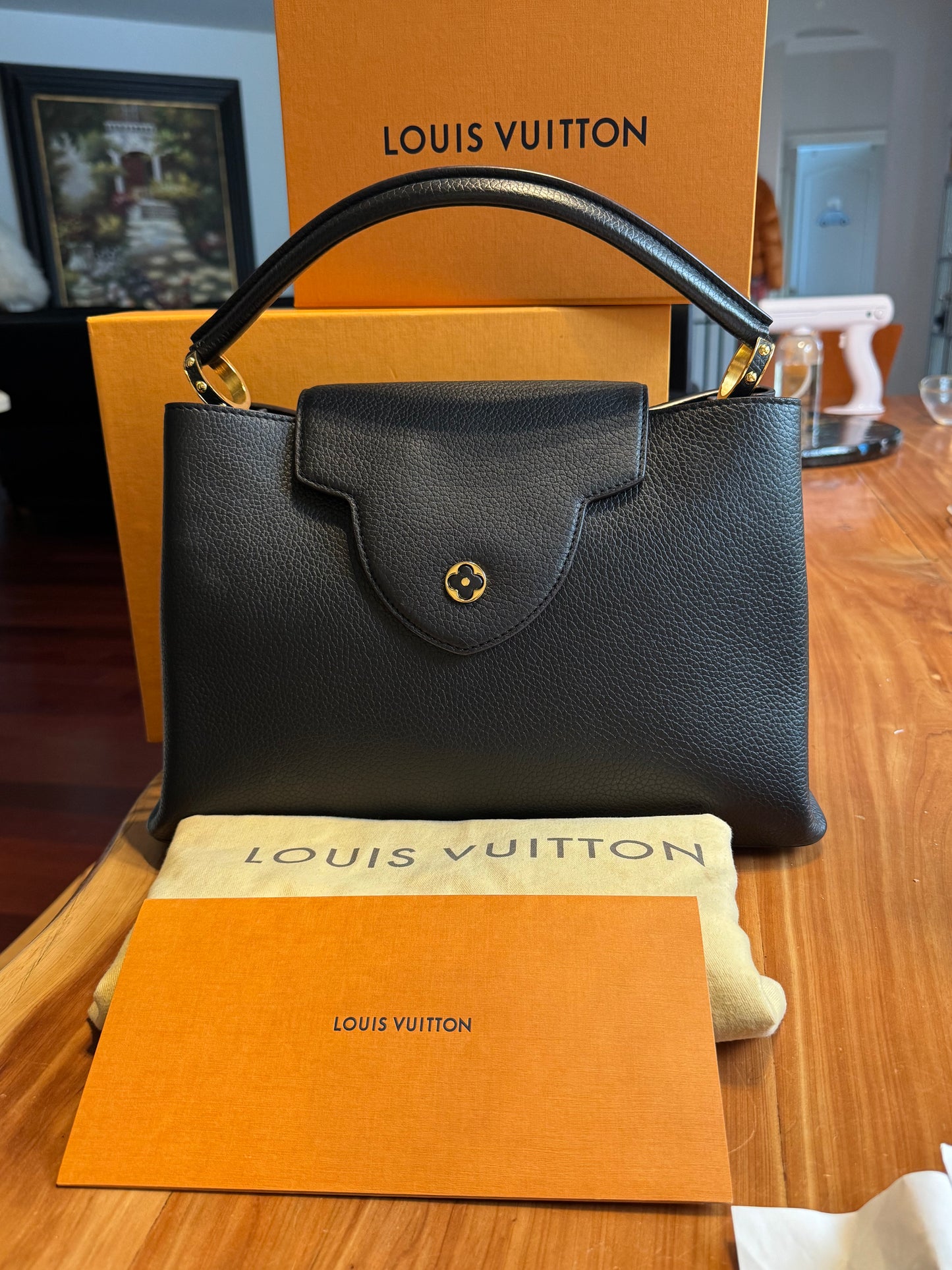 Louis Vuitton Capucines MM – Black Taurillon Leather – Full Set (Box + Dust Bag) – Elegant & Iconic