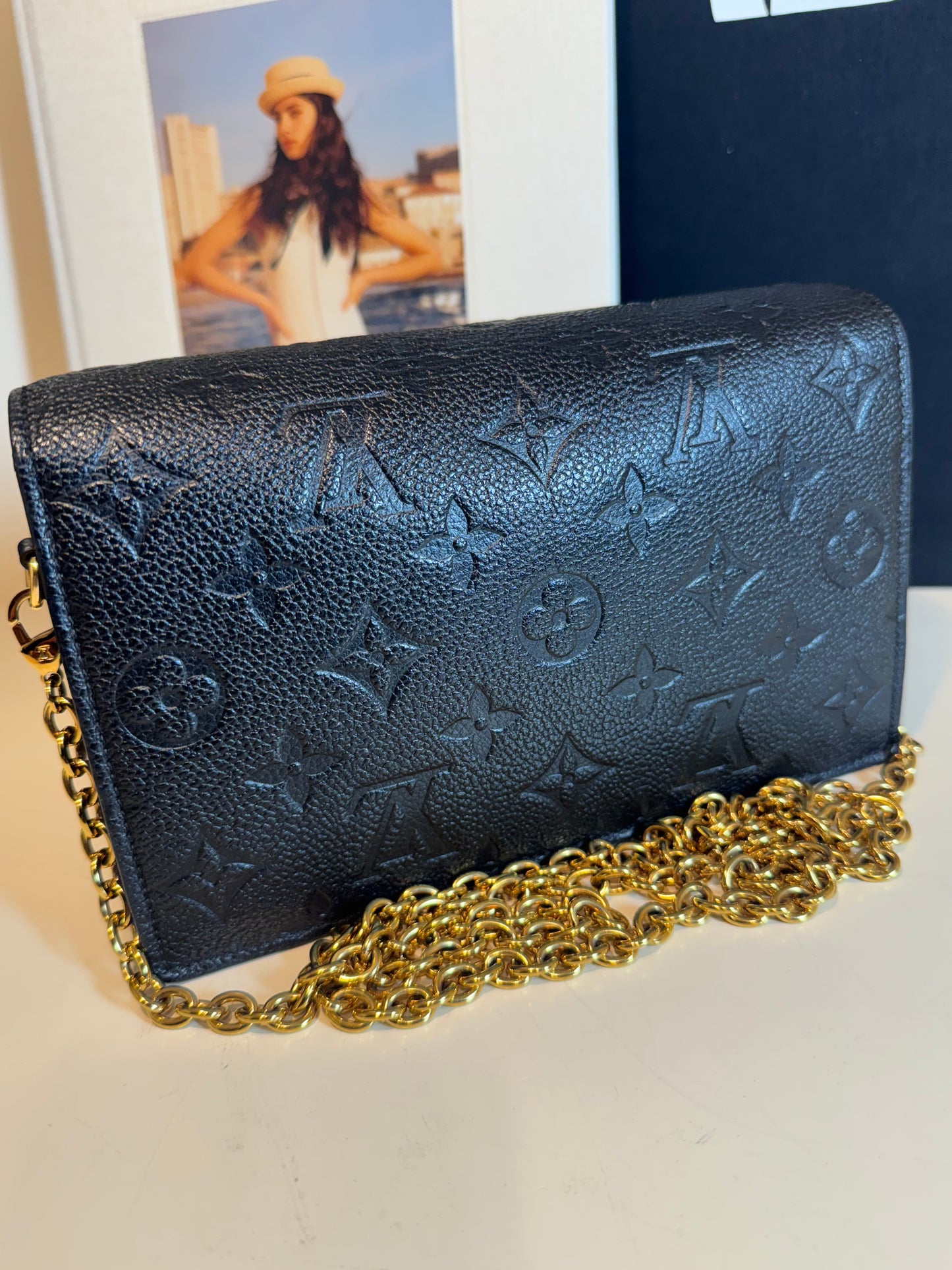 LOUIS VUITTON
Vavin leather handbag