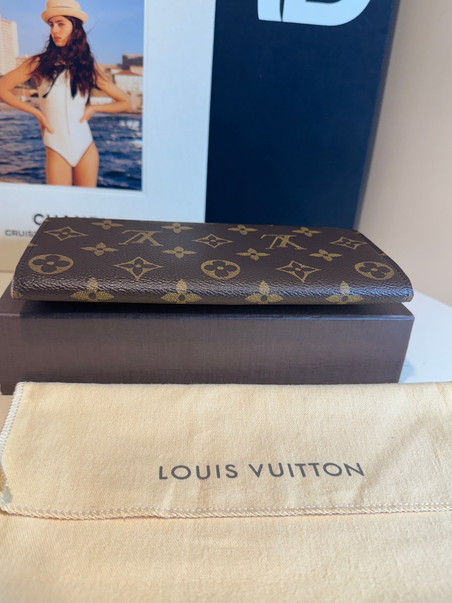 Louis Vuitton Monogram Emily Flower
Pink Long Wallet