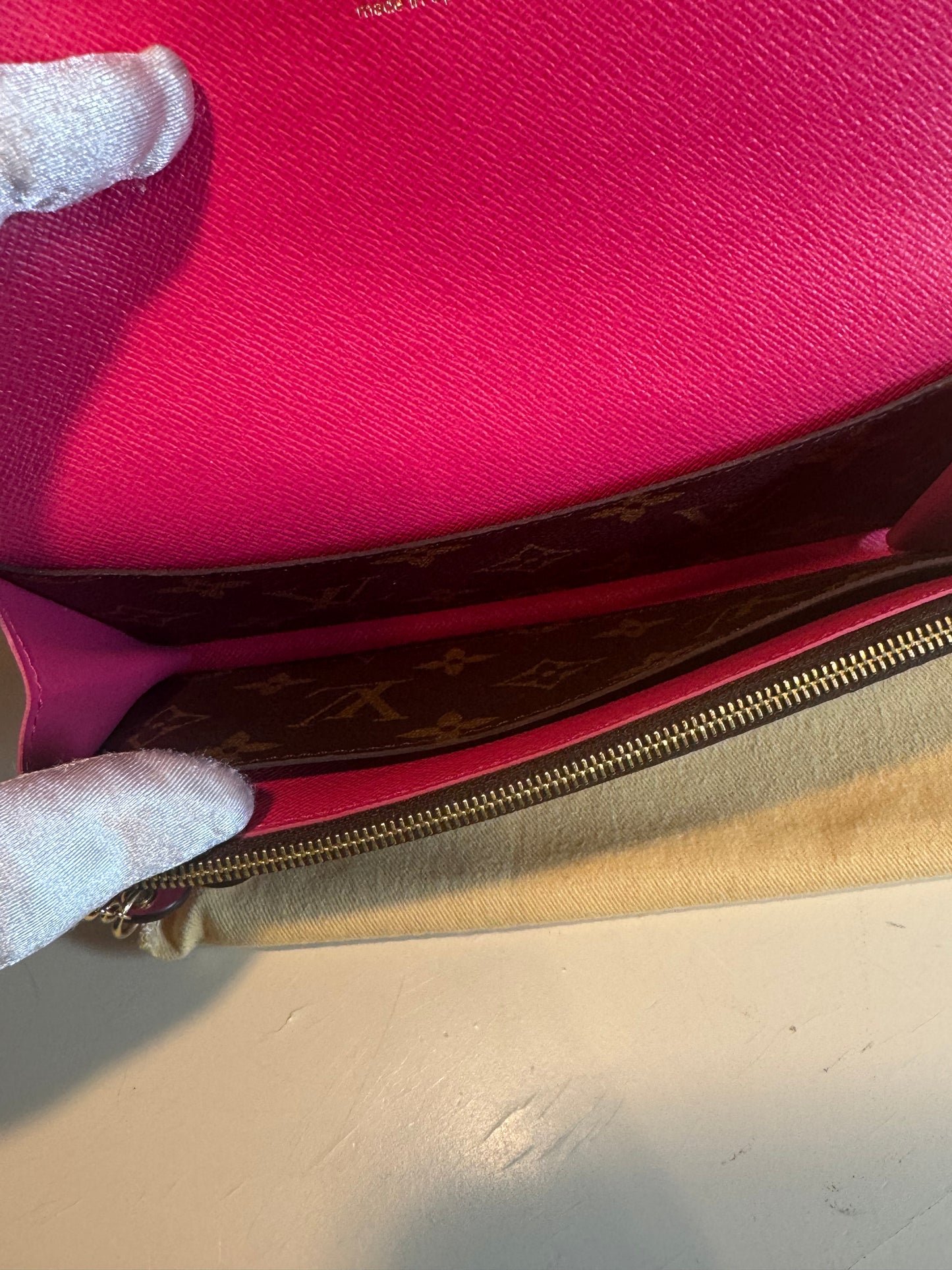 Louis Vuitton Monogram Emily Flower
Pink Long Wallet