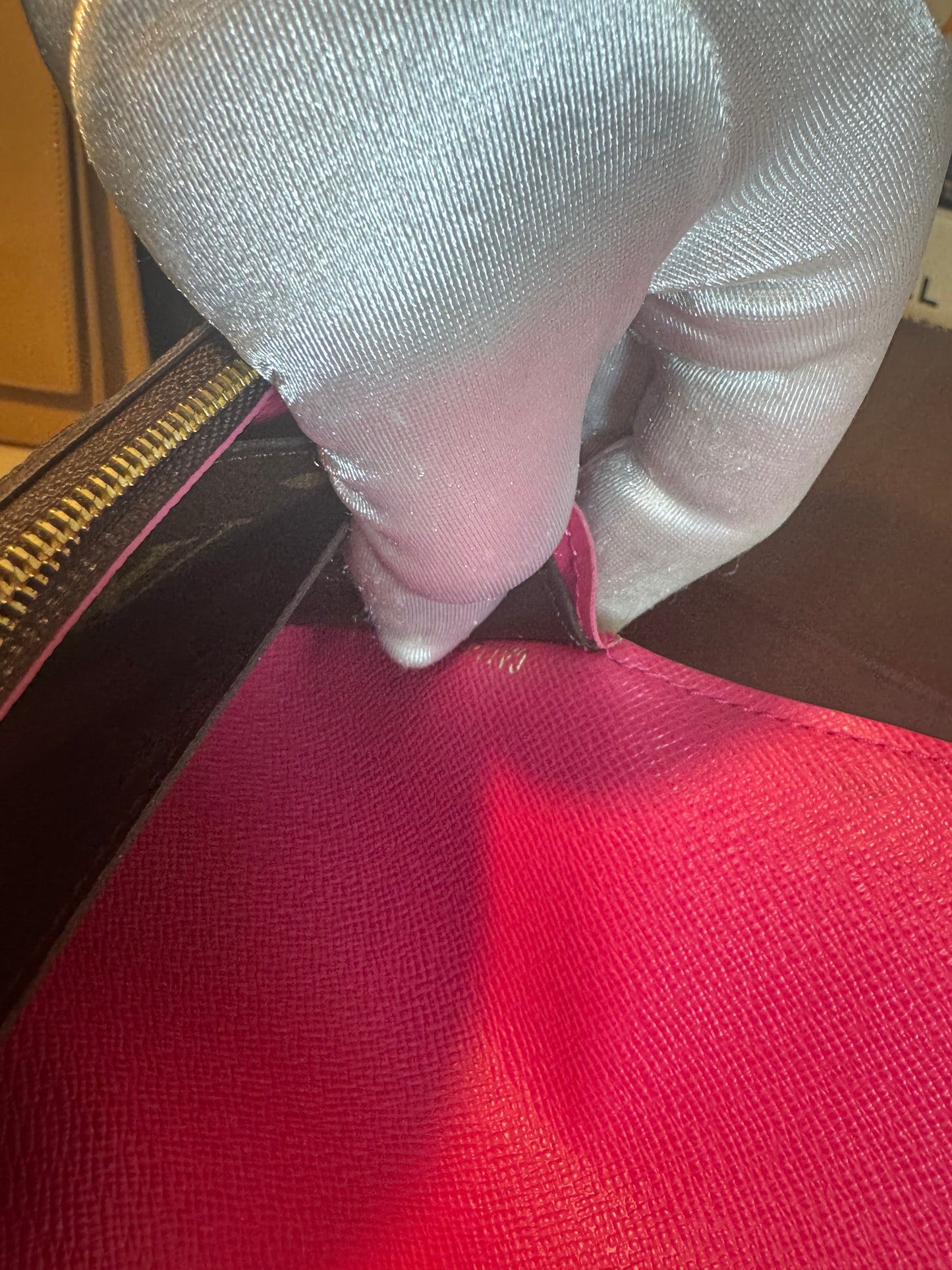 Louis Vuitton Monogram Emily Flower
Pink Long Wallet