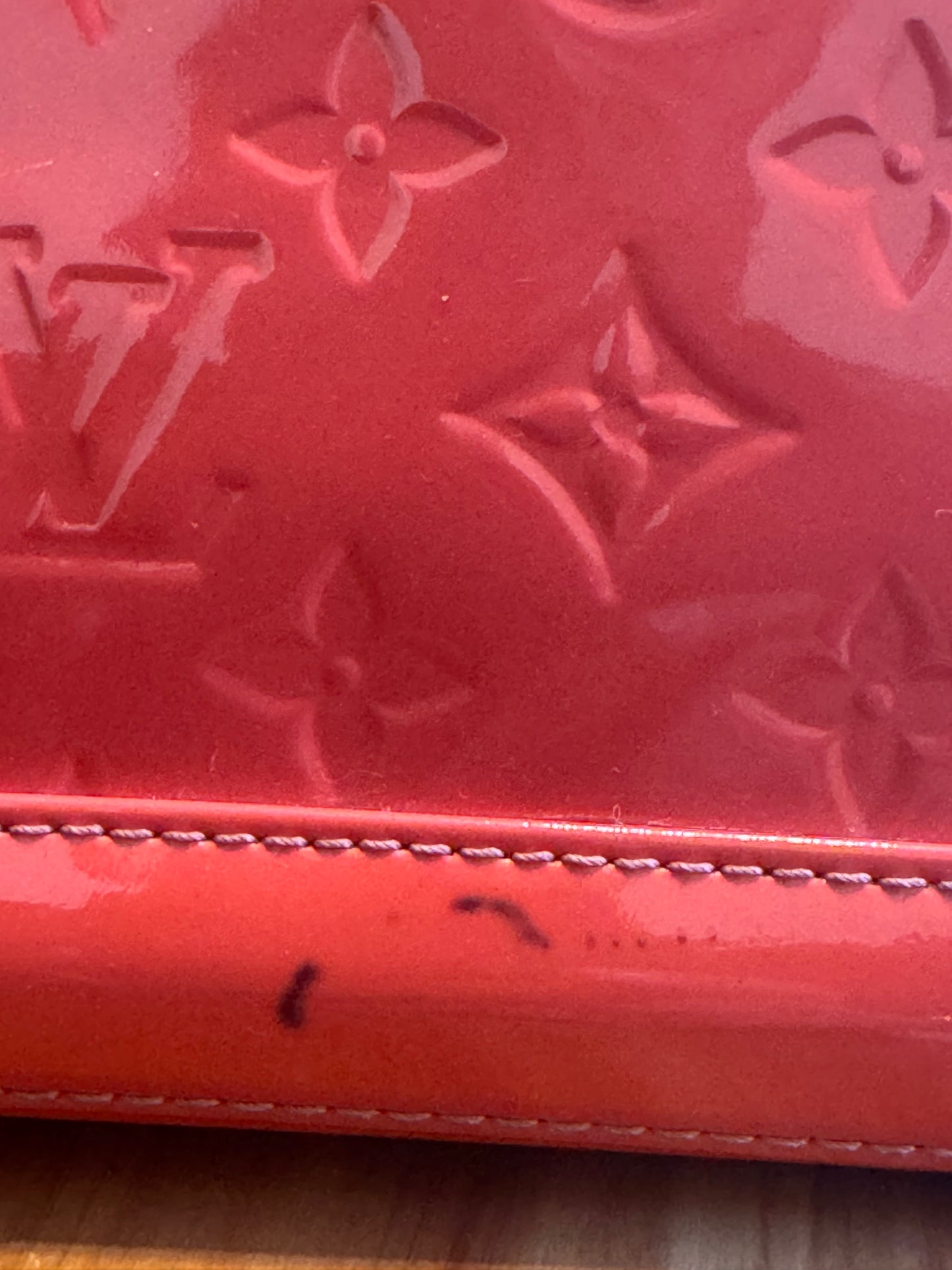 Louis Vuitton Alma BB – Vernis Leather (Coral/Pink)