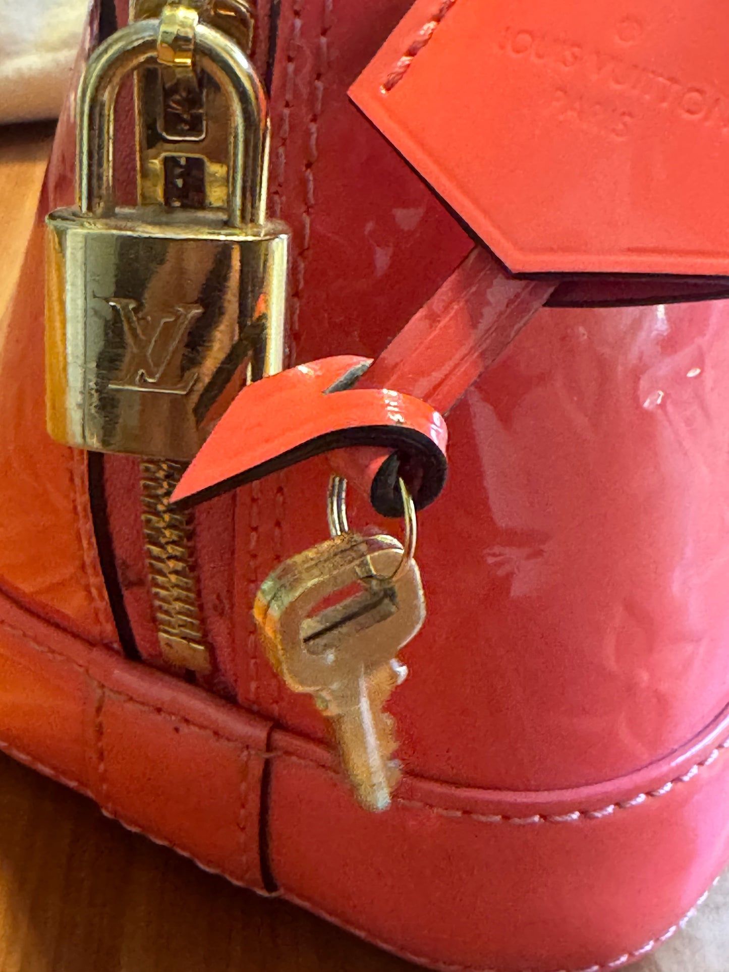 Louis Vuitton Alma BB – Vernis Leather (Coral/Pink)