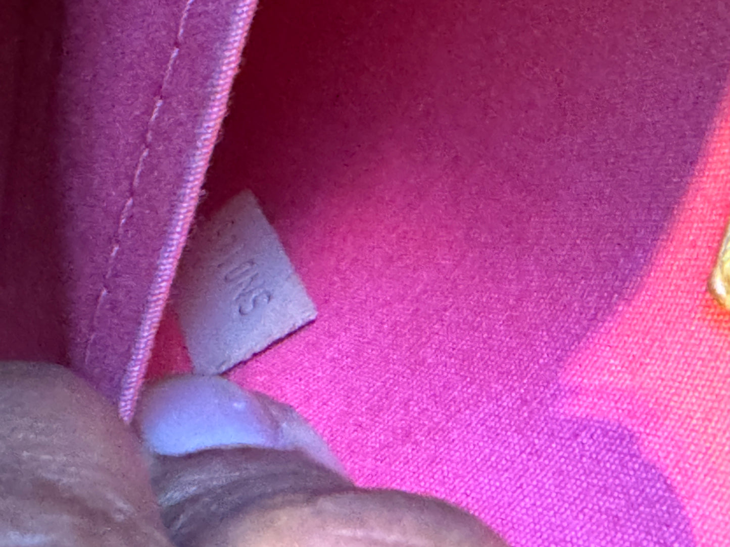 Louis Vuitton Alma BB – Vernis Leather (Coral/Pink)