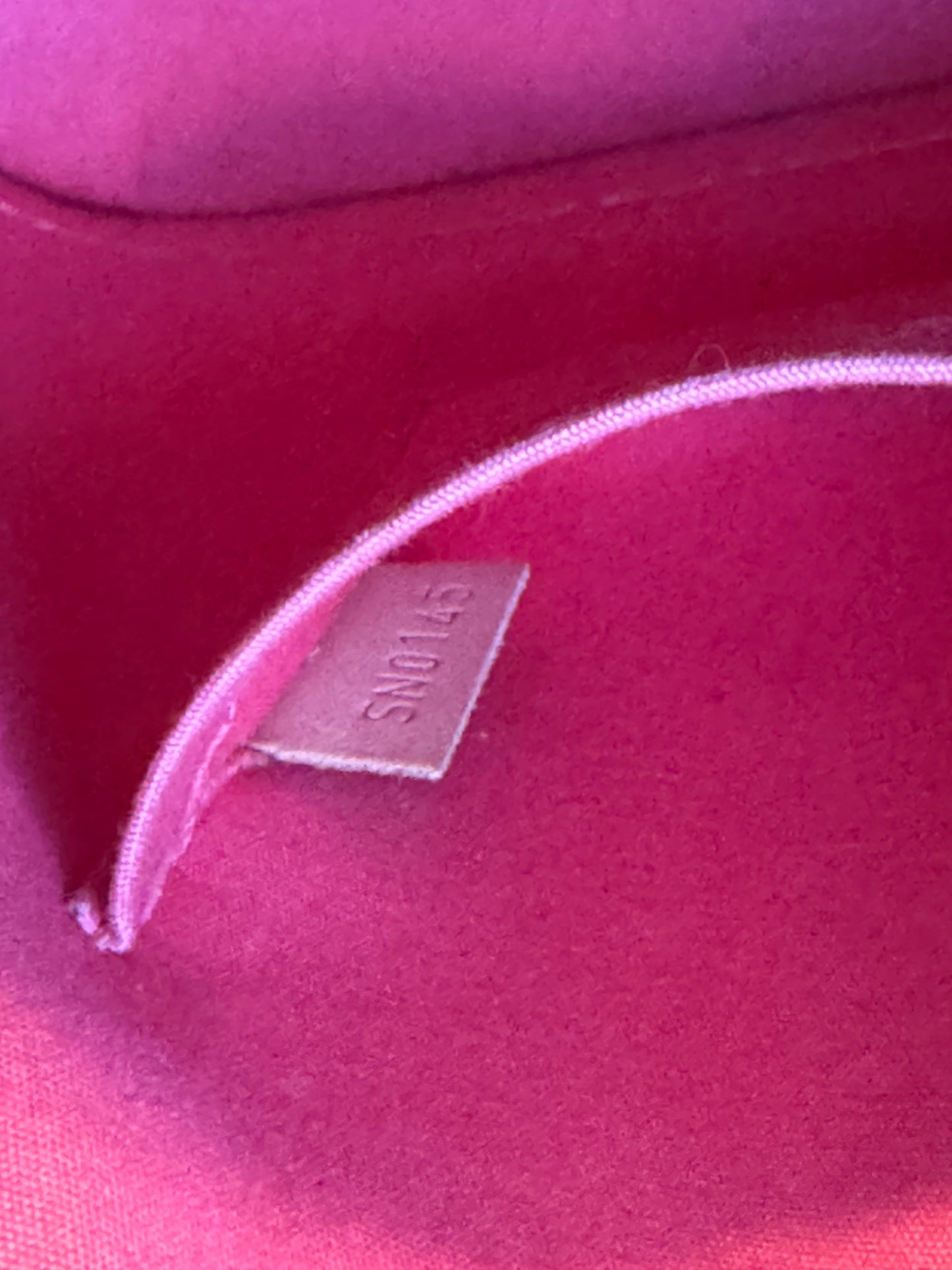 Louis Vuitton Alma BB – Vernis Leather (Coral/Pink)