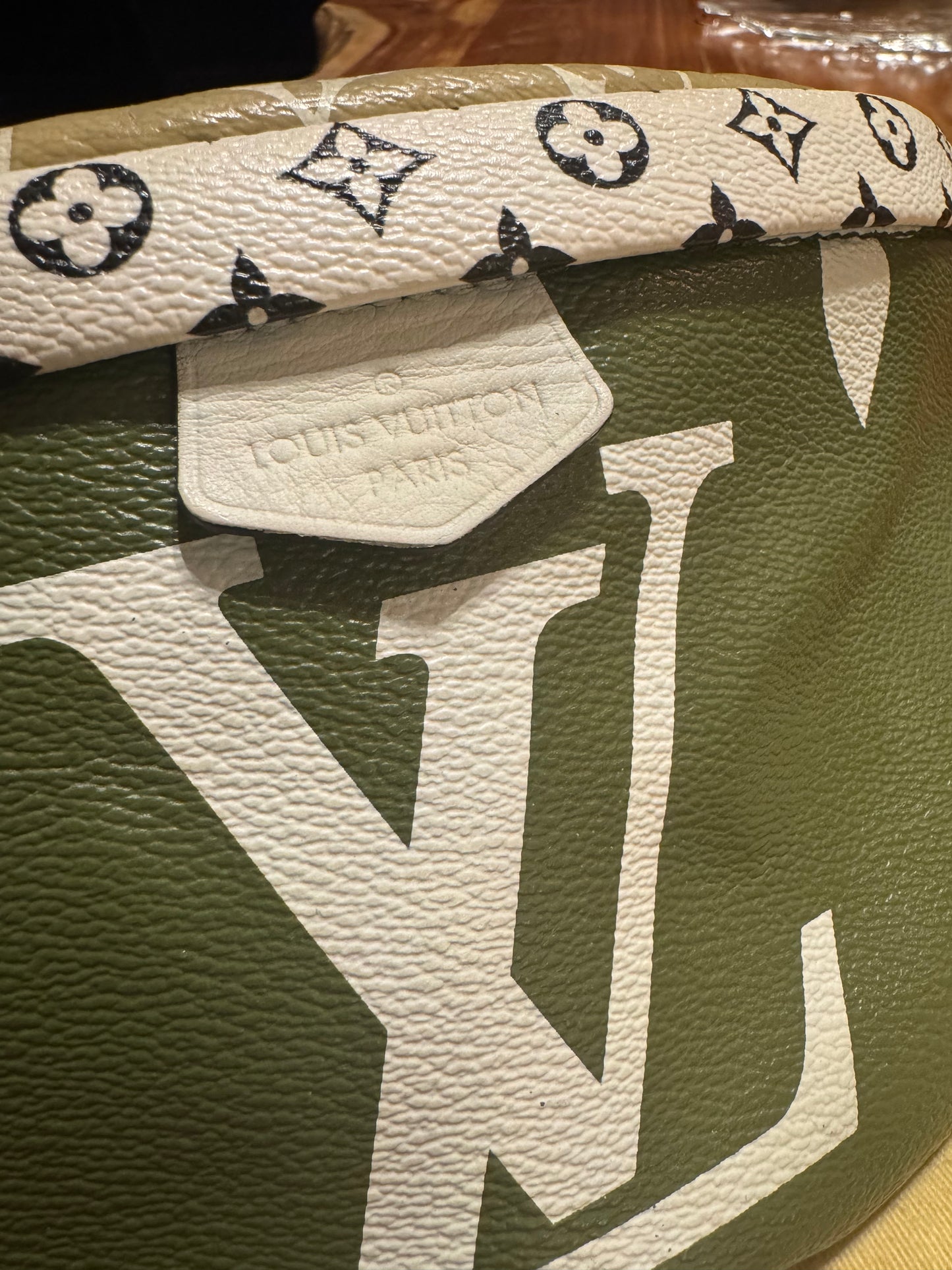 Louis Vuitton Monogram Giant Bumbag , Khaki / White