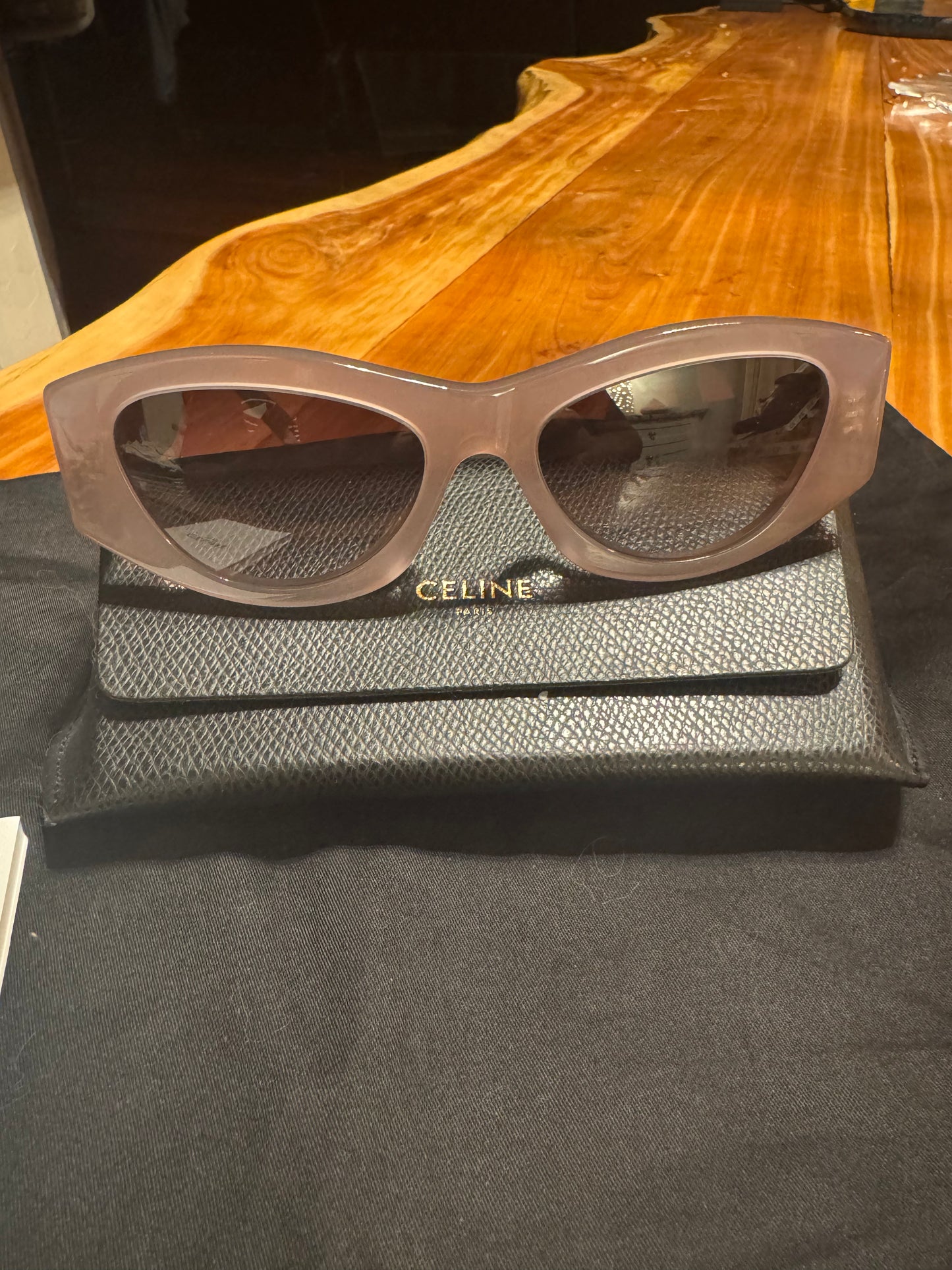 Céline Oversized Cat-Eye Sunglasses – pinkish Acetate – Full Set