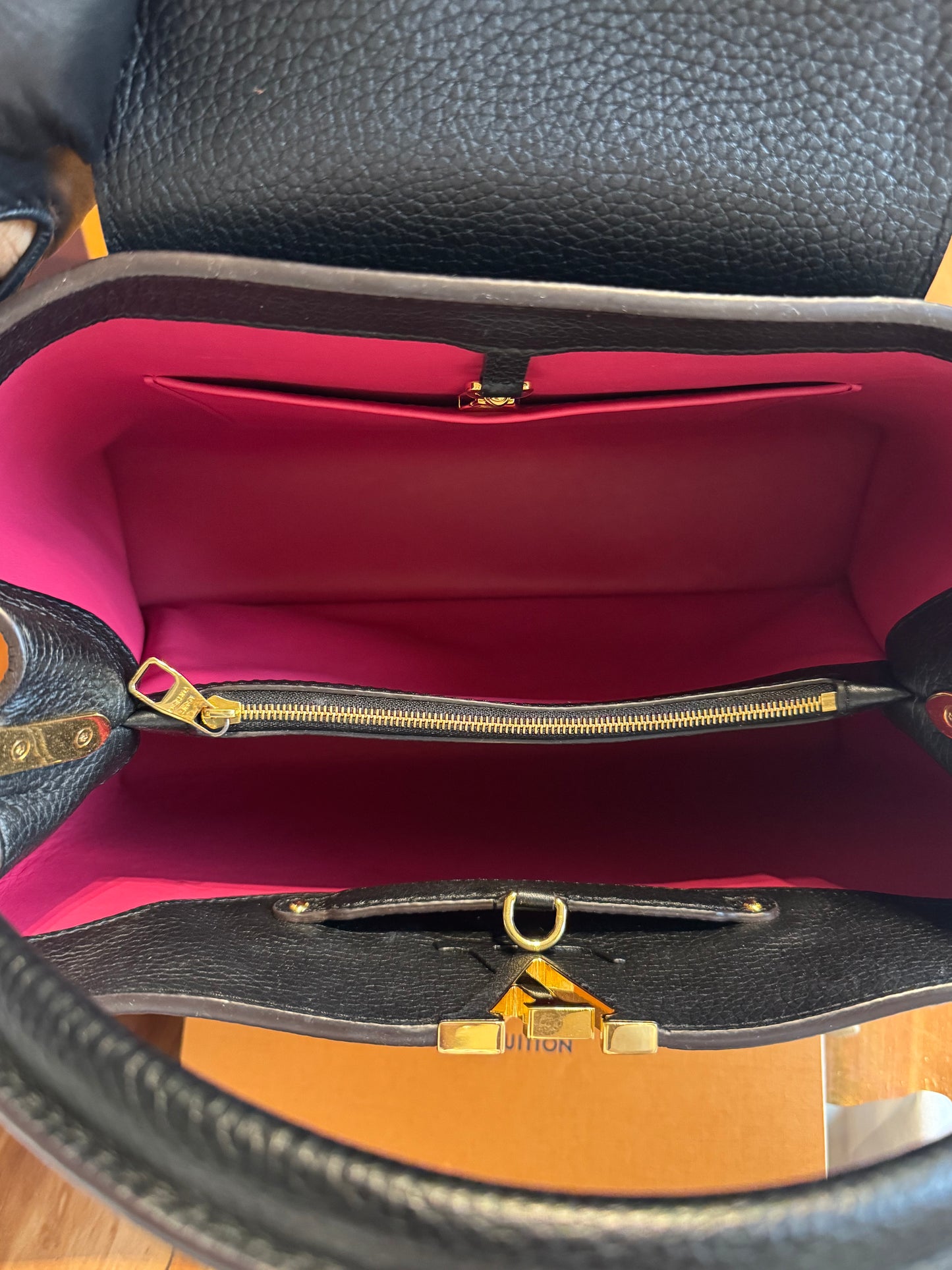 Louis Vuitton Capucines MM – Black Taurillon Leather – Full Set (Box + Dust Bag) – Elegant & Iconic