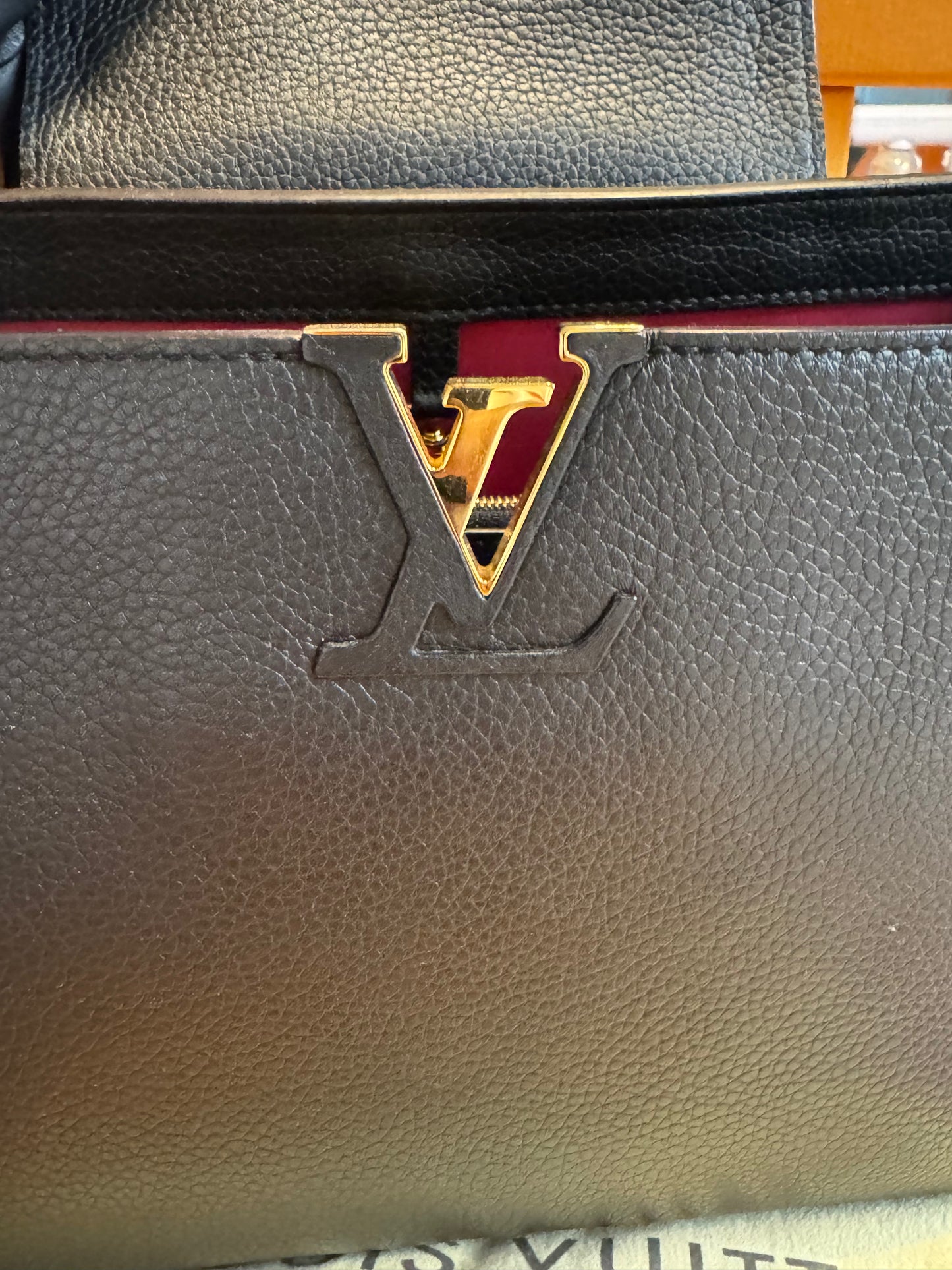 Louis Vuitton Capucines MM – Black Taurillon Leather – Full Set (Box + Dust Bag) – Elegant & Iconic