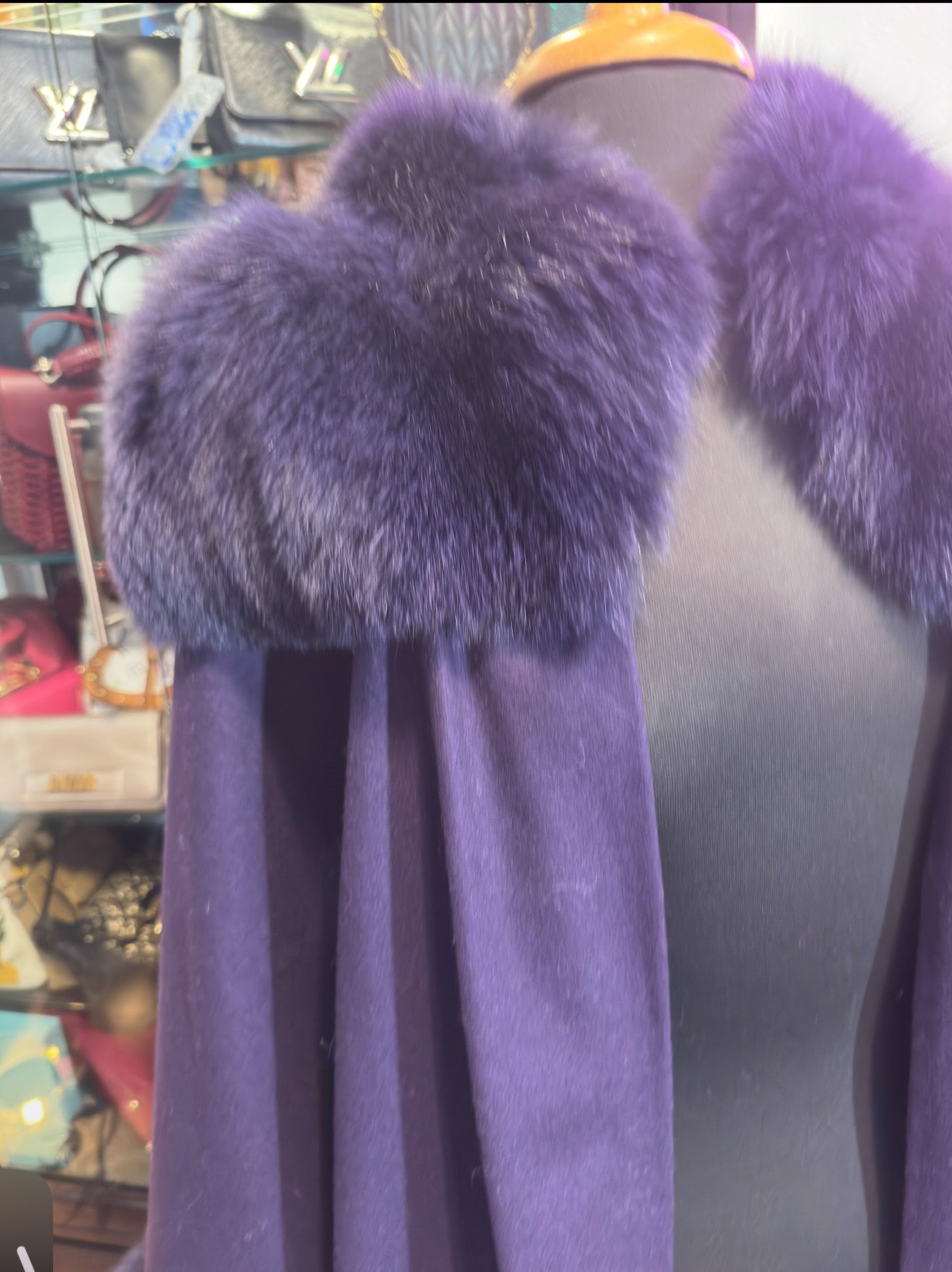 POLA AMIAN fox fur poncho
